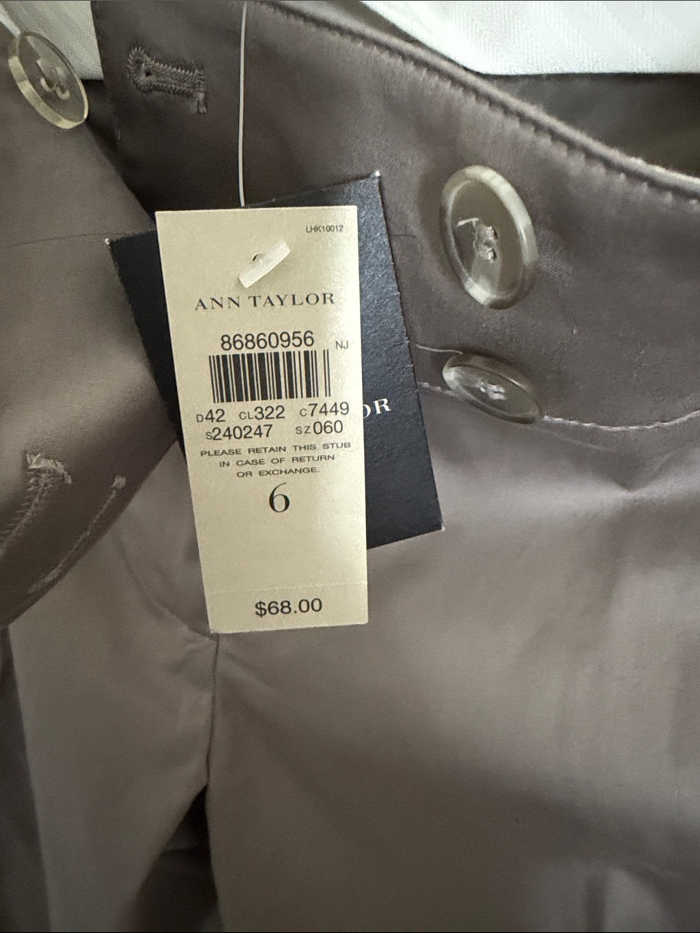 Ann Taylor Ladies Chinos in Light Taupe - Picture 2 of 3